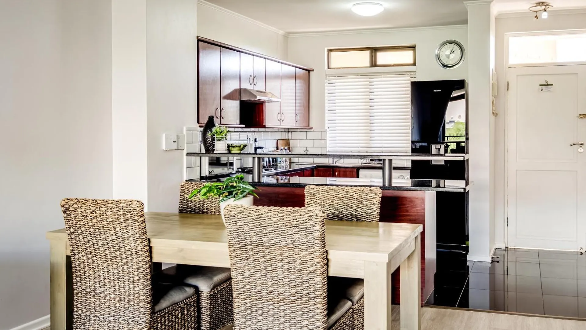 Belina - Island Club Canal Front Cape Town Apartment