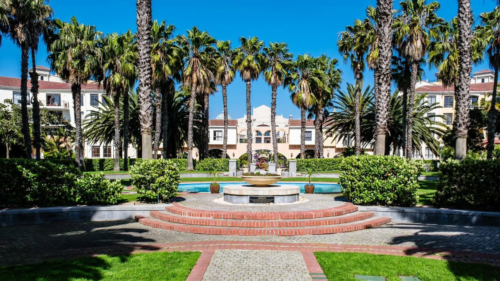 Belina - Island Club Canal Front Cape Town Apartment