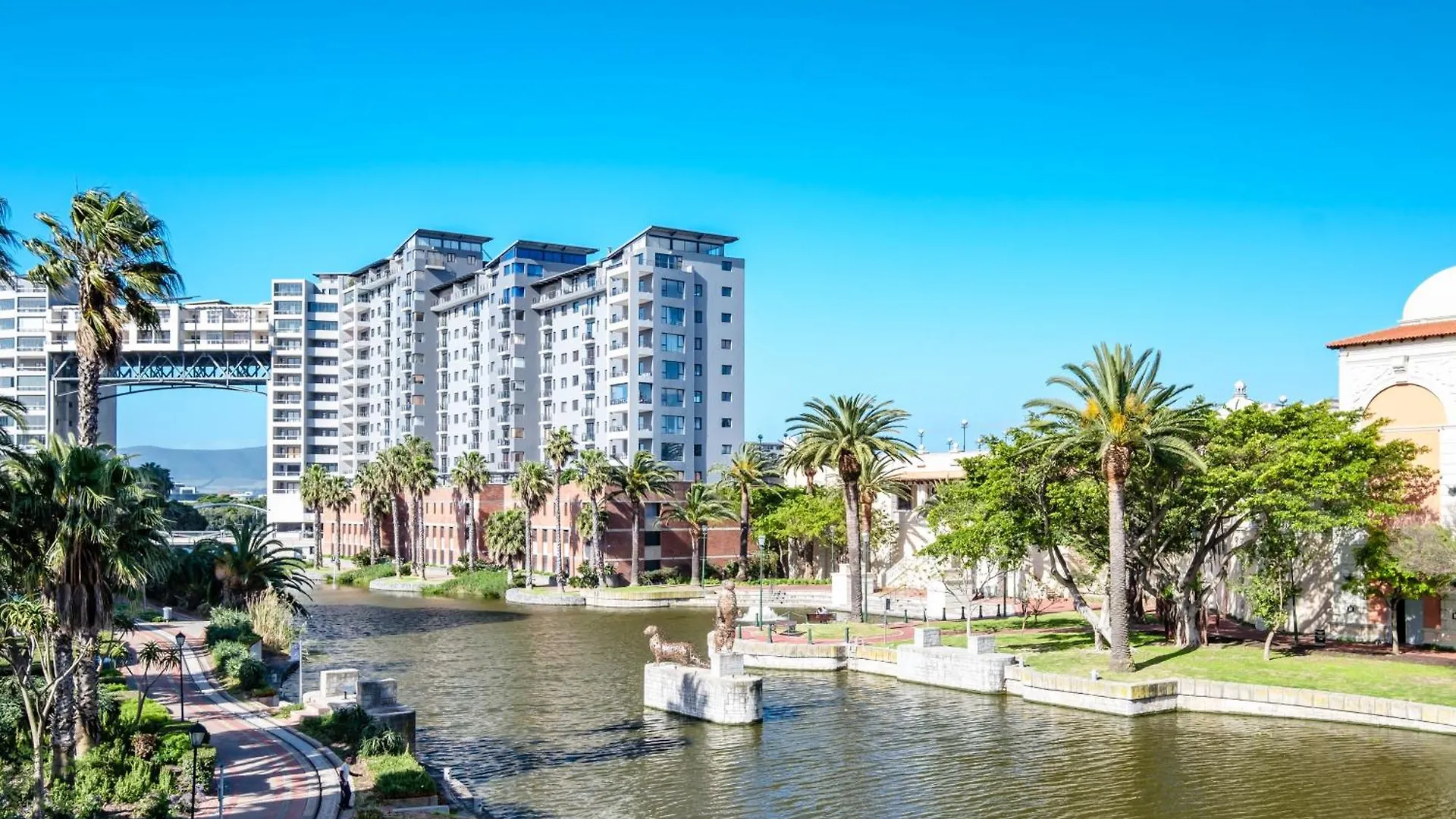 Belina - Island Club Canal Front Cape Town