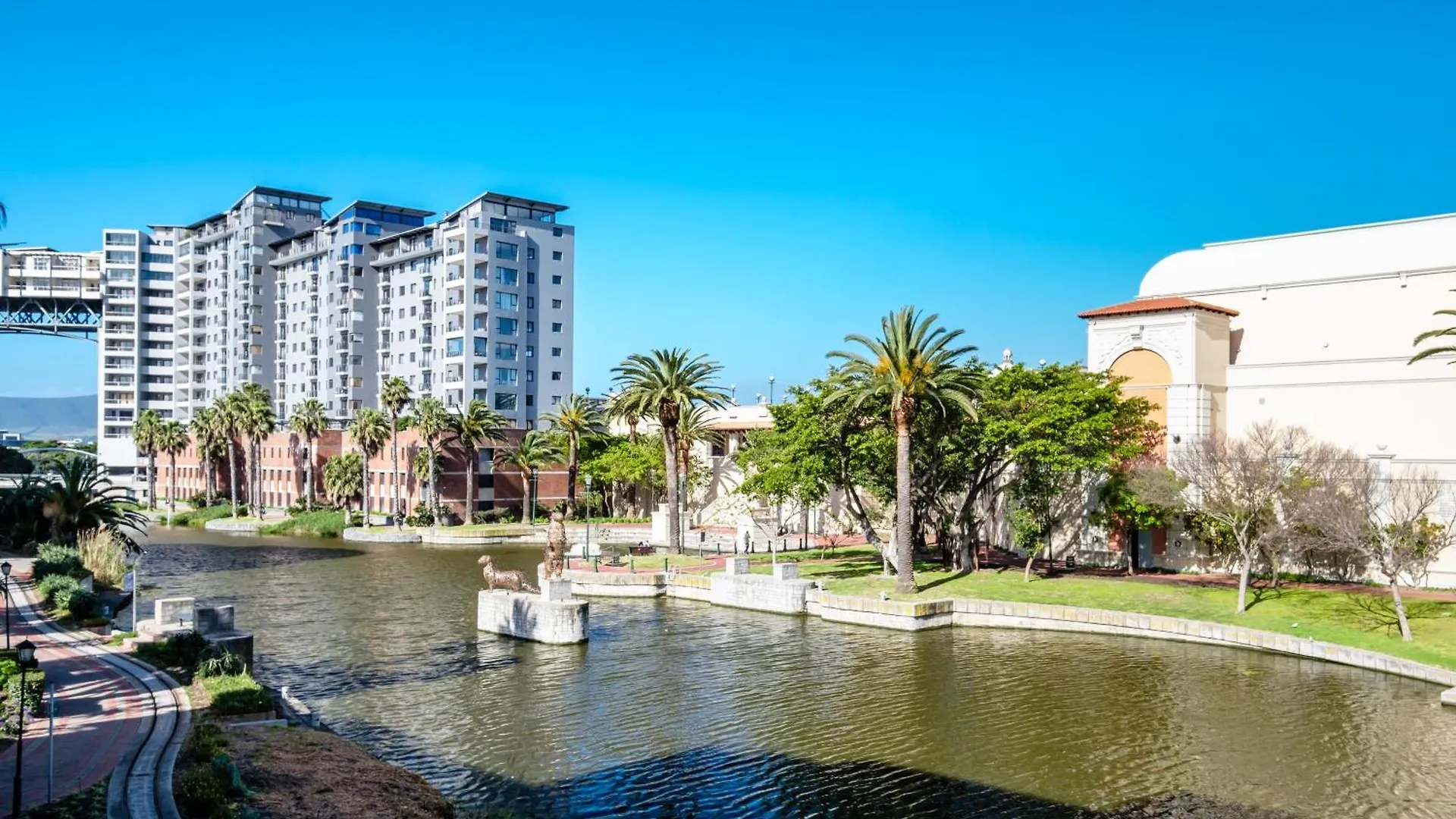 Apartment Belina - Island Club Canal Front Cape Town